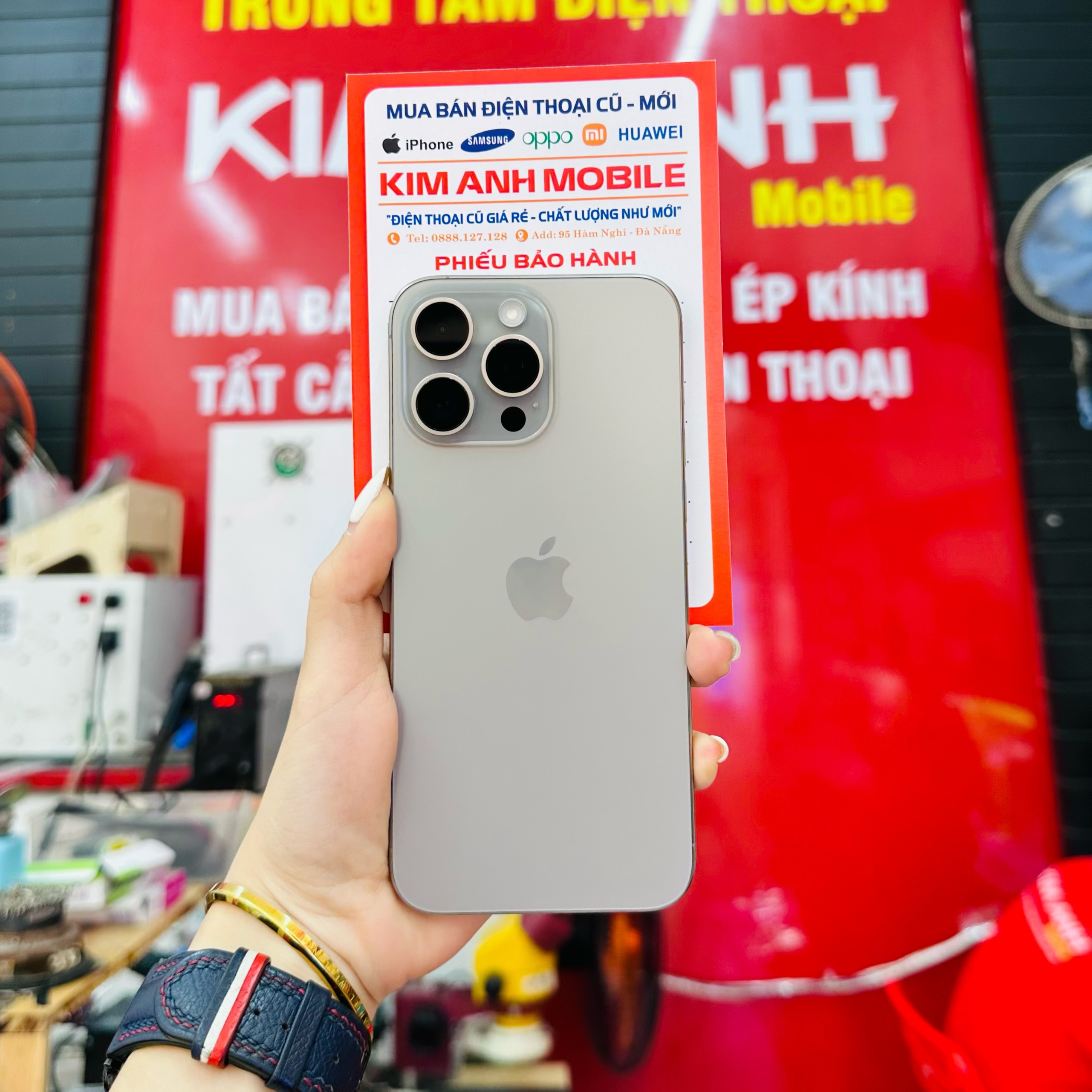 THAY NẮP LƯNG IPHONE 15 PRO MAX TẠI ĐÀ NẴNG
