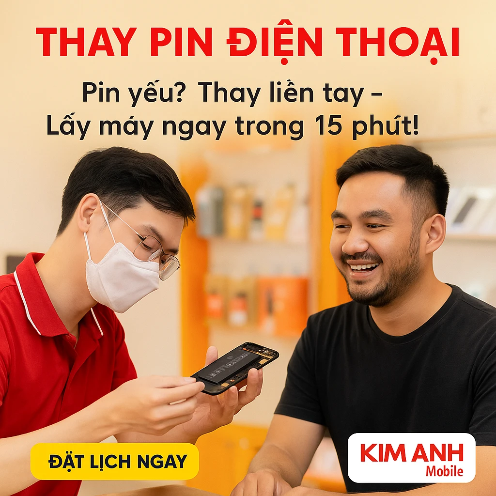 Kỹ thuật viên Kim Anh Mobile tư vấn thay pin điện thoại lấy ngay cho khách hàng tại Đà Nẵng.