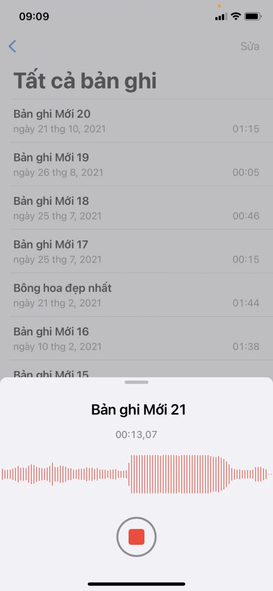 Màn hình ứng dụng ghi âm trên iPhone, minh họa tính năng điện thoại tại Kim Anh Mobile Đà Nẵng.