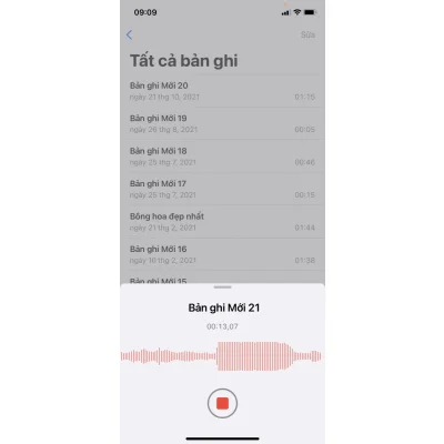 Màn hình ứng dụng ghi âm trên iPhone, minh họa tính năng điện thoại tại Kim Anh Mobile Đà Nẵng.