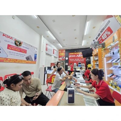 Không gian cửa hàng điện thoại Kim Anh Mobile Đà Nẵng chuyên nghiệp
