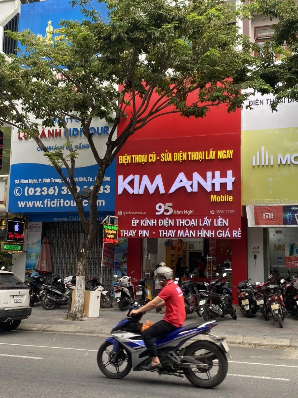 Mặt tiền cửa hàng Kim Anh Mobile 95 Hàm Nghi Đà Nẵng chuyên sửa chữa điện thoại uy tín.