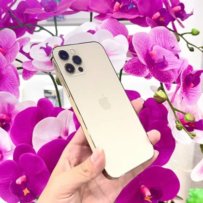 Điện thoại Apple iPhone 15 Pro Max màu vàng chính hãng giá tốt tại Kim Anh Mobile Đà Nẵng.