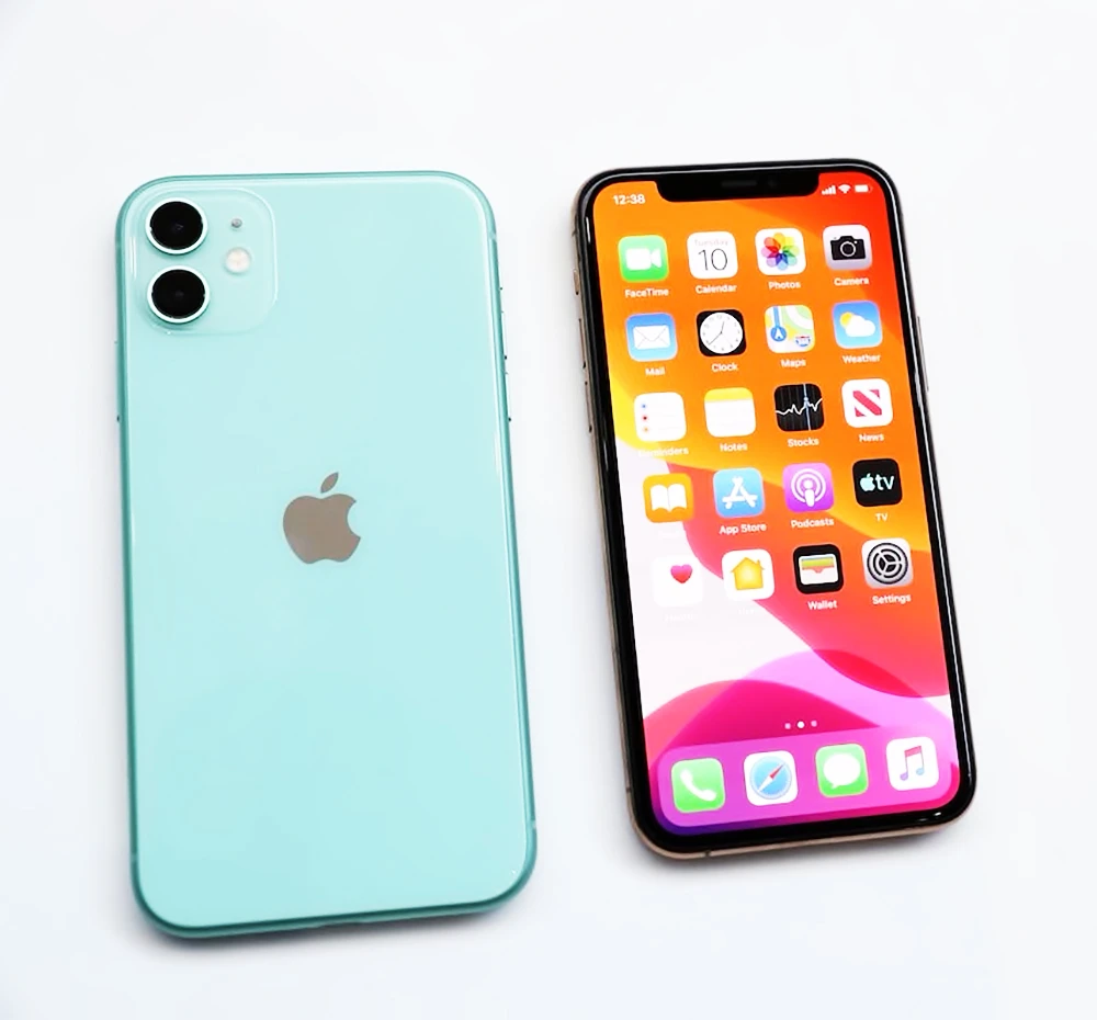 Cặp điện thoại iPhone 11 màu xanh và đen chính hãng giá tốt tại Kim Anh Mobile Đà Nẵng.