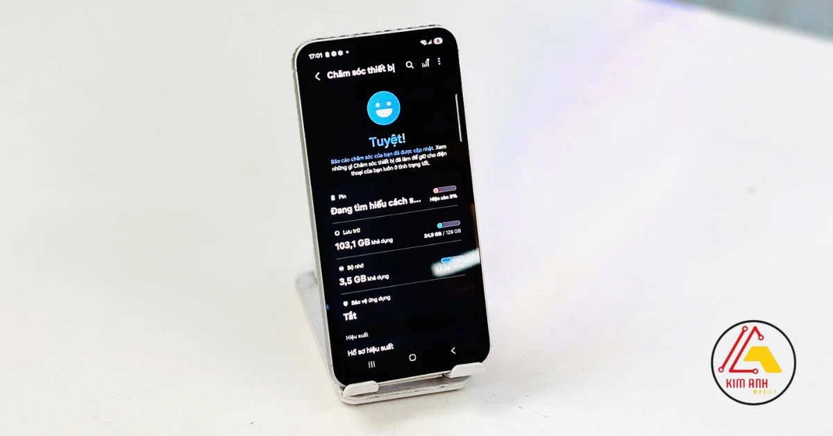 Điện thoại Samsung chính hãng đang hiển thị màn hình chăm sóc thiết bị tại Kim Anh Mobile Đà Nẵng.