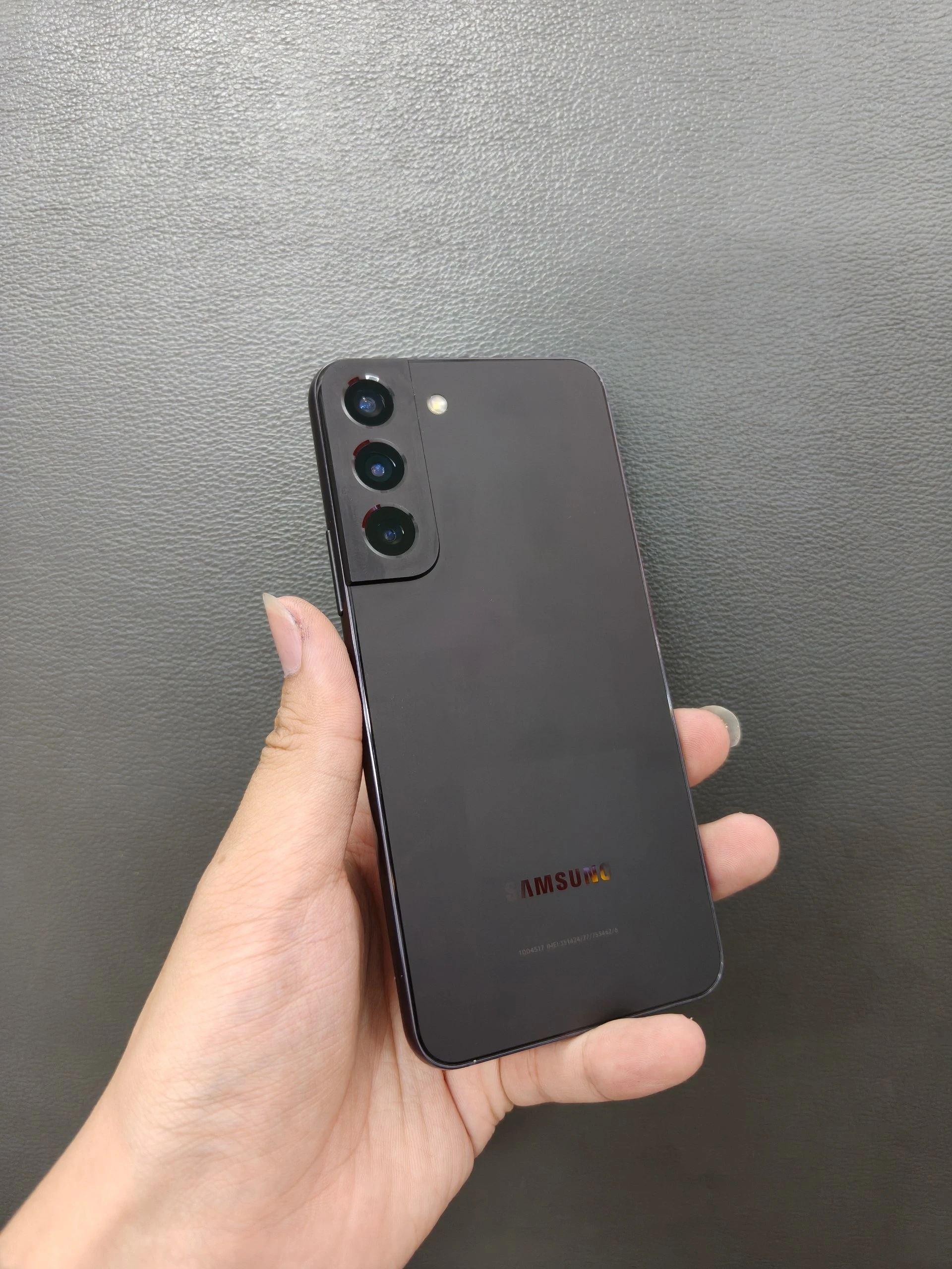 Điện Thoại Samsung S22 Plus Giá Rẻ, Ưu Đãi Khủng - Điện thoại Samsung Galaxy S22 màu đen chính hãng giá tốt tại Kim Anh Mobile Đà Nẵng.