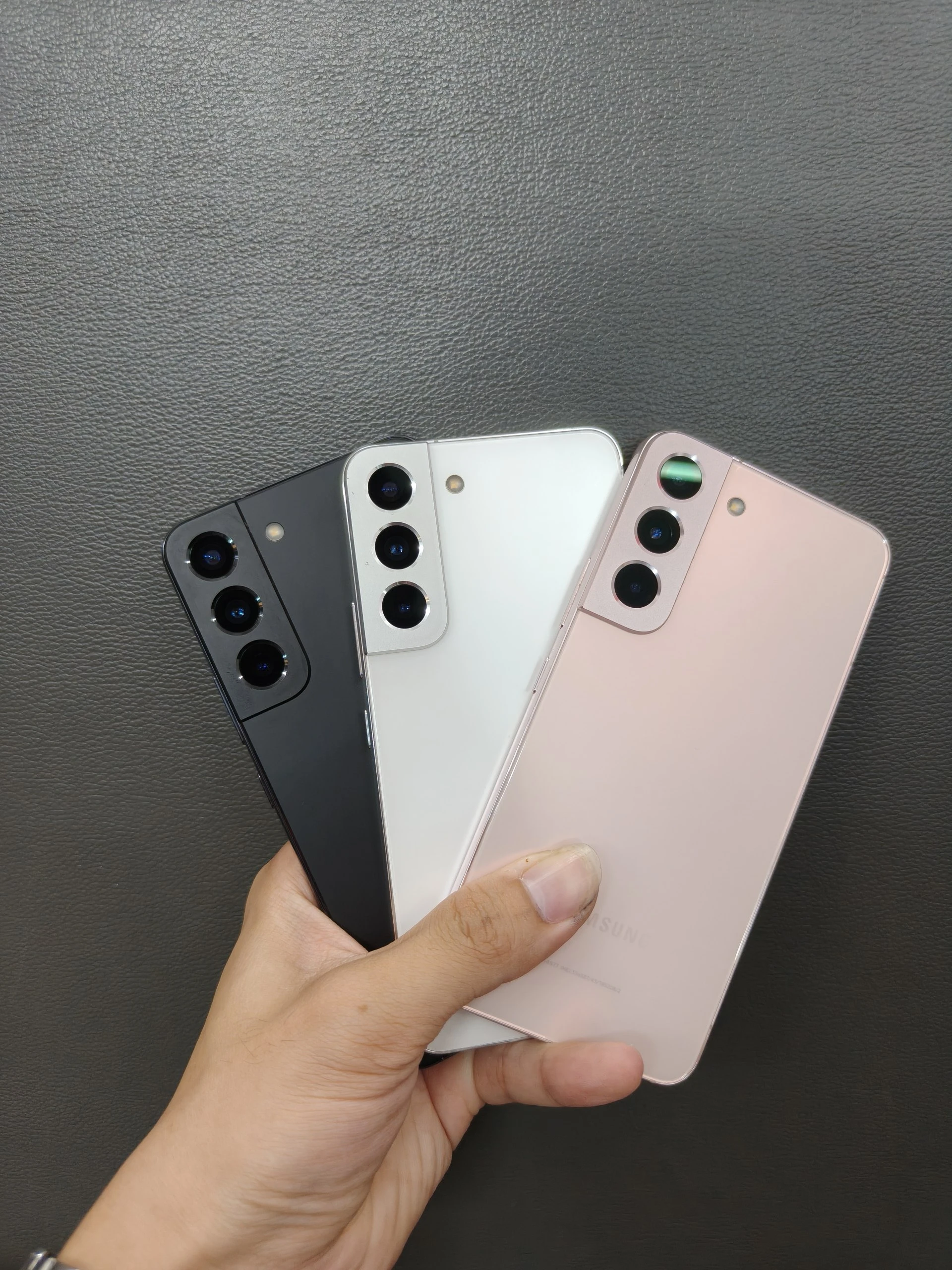 Điện Thoại Samsung S22 Plus Giá Rẻ, Ưu Đãi Khủng - Điện thoại Samsung Galaxy S22 các màu đen, trắng, hồng chính hãng giá tốt tại Kim Anh Mobile Đà Nẵng.