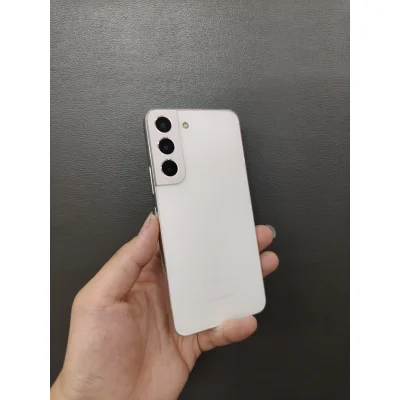 Điện thoại Samsung Galaxy S22 màu trắng giá rẻ tại Kim Anh Mobile Đà Nẵng.