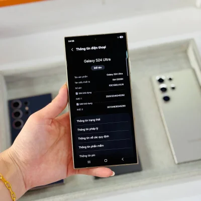 Điện thoại Samsung Galaxy S24 Ultra chính hãng đang hiển thị thông tin tại Kim Anh Mobile Đà Nẵng.