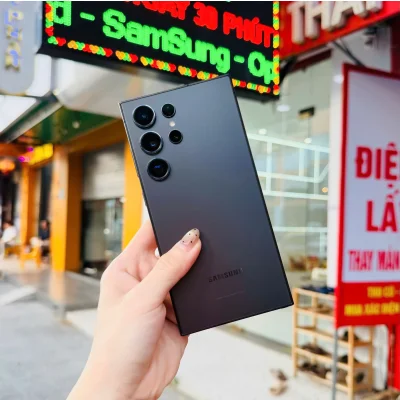 Điện thoại Samsung Galaxy S24 Ultra màu đen chính hãng tại Kim Anh Mobile Đà Nẵng.