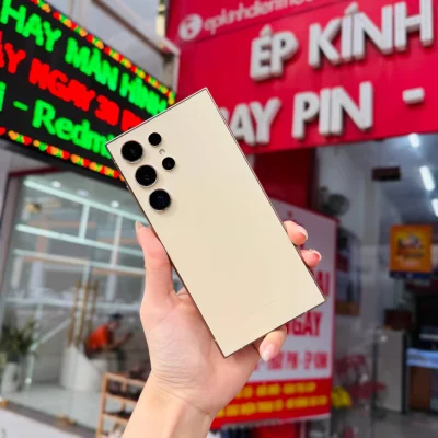 Điện thoại Samsung Galaxy S24 Ultra màu kem chính hãng tại Kim Anh Mobile Đà Nẵng.