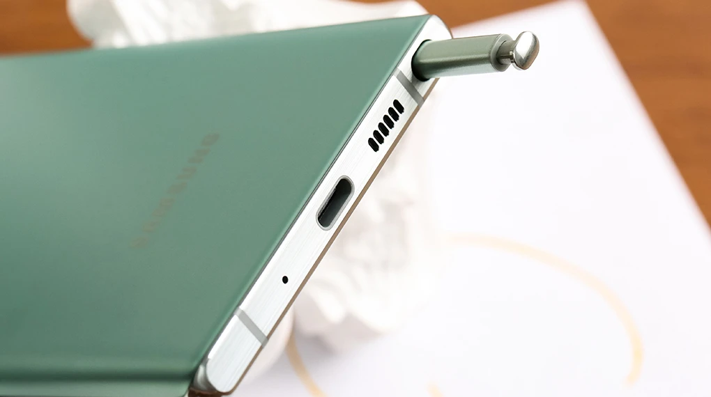Điện thoại Samsung Galaxy S24 Ultra màu xanh cùng bút S Pen chính hãng giá tốt tại Kim Anh Mobile Đà Nẵng