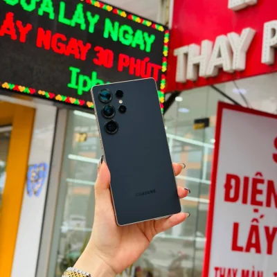 Điện thoại Samsung Galaxy S25 Ultra màu đen chính hãng giá tốt tại Kim Anh Mobile Đà Nẵng.