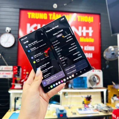 Samsung Galaxy Z Fold6 chính hãng đang hiển thị thông tin máy tại Kim Anh Mobile Đà Nẵng.