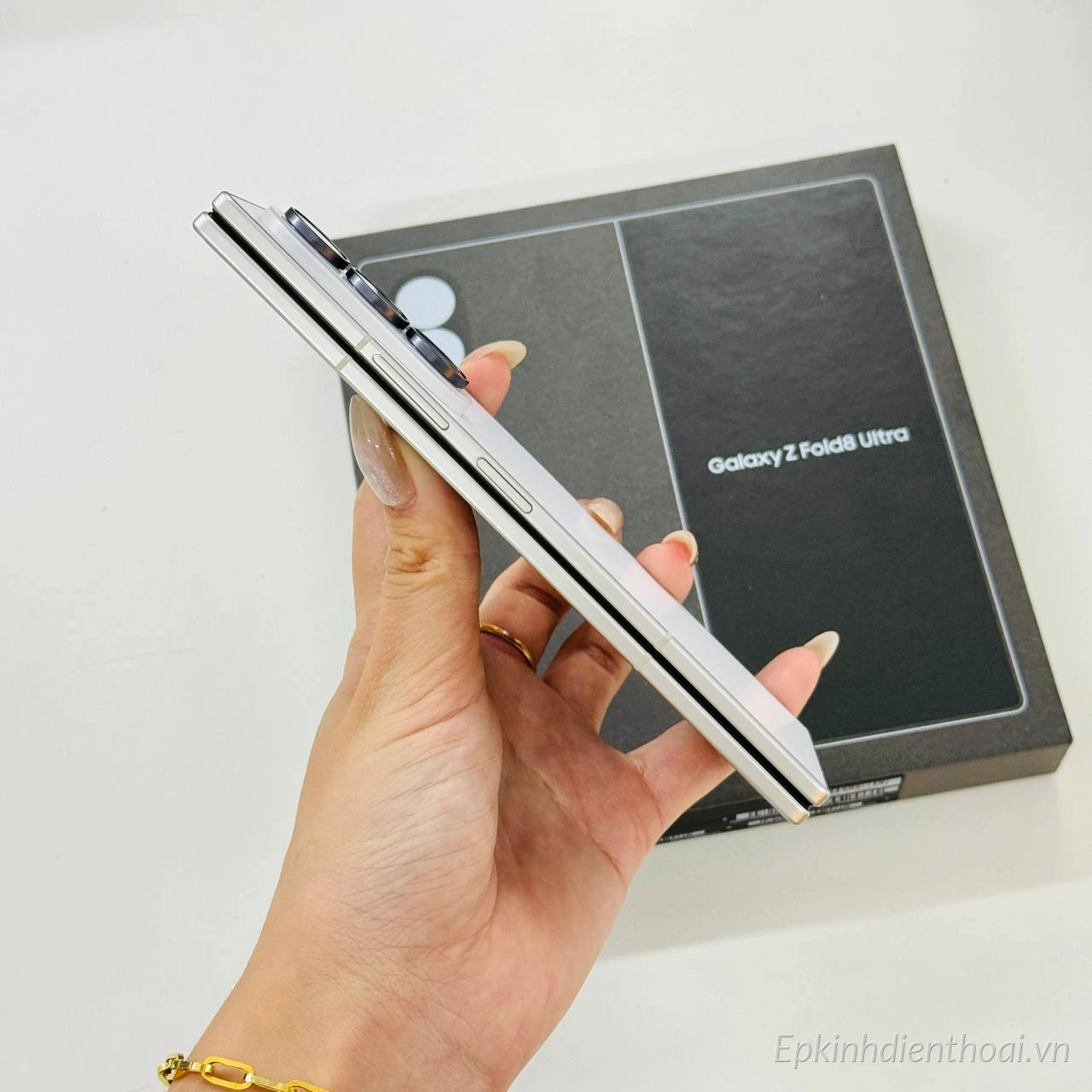 Điện thoại Samsung Galaxy Z Fold8 Ultra màu trắng chính hãng giá tốt tại Kim Anh Mobile Đà Nẵng