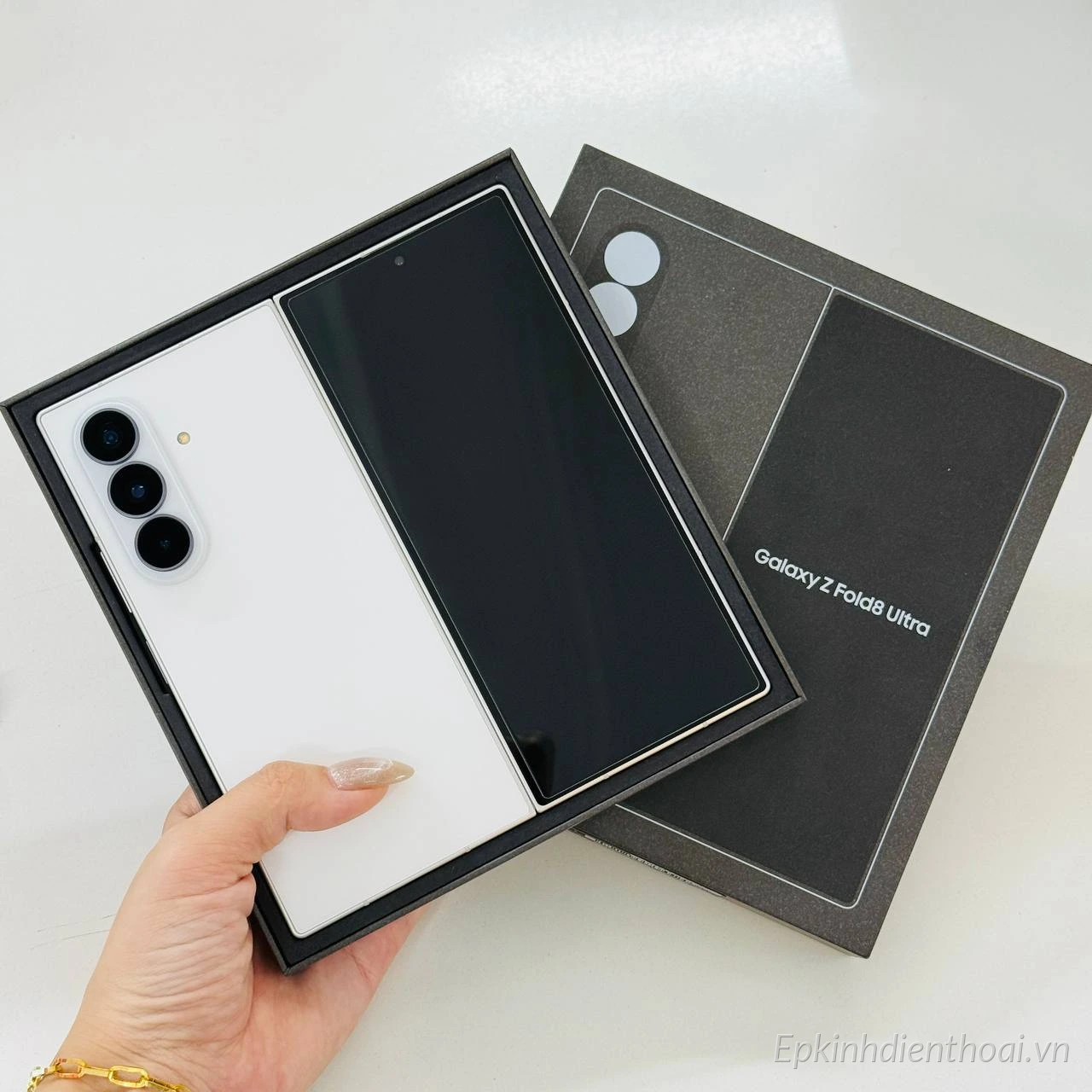 Điện thoại Samsung Galaxy Z Fold8 Ultra màu trắng chính hãng giá tốt tại Kim Anh Mobile Đà Nẵng