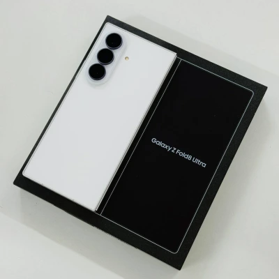 Điện thoại Samsung Galaxy Z Fold8 Ultra màu trắng chính hãng tại Kim Anh Mobile Đà Nẵng