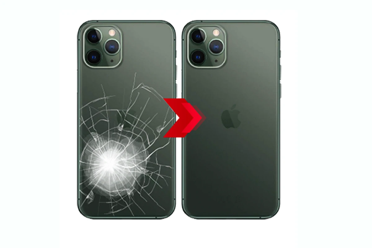 Kỹ thuật viên đang thay kính lưng iPhone 11 Pro Max bị vỡ, minh họa cho việc kiểm tra kỹ lưỡng từng linh kiện
