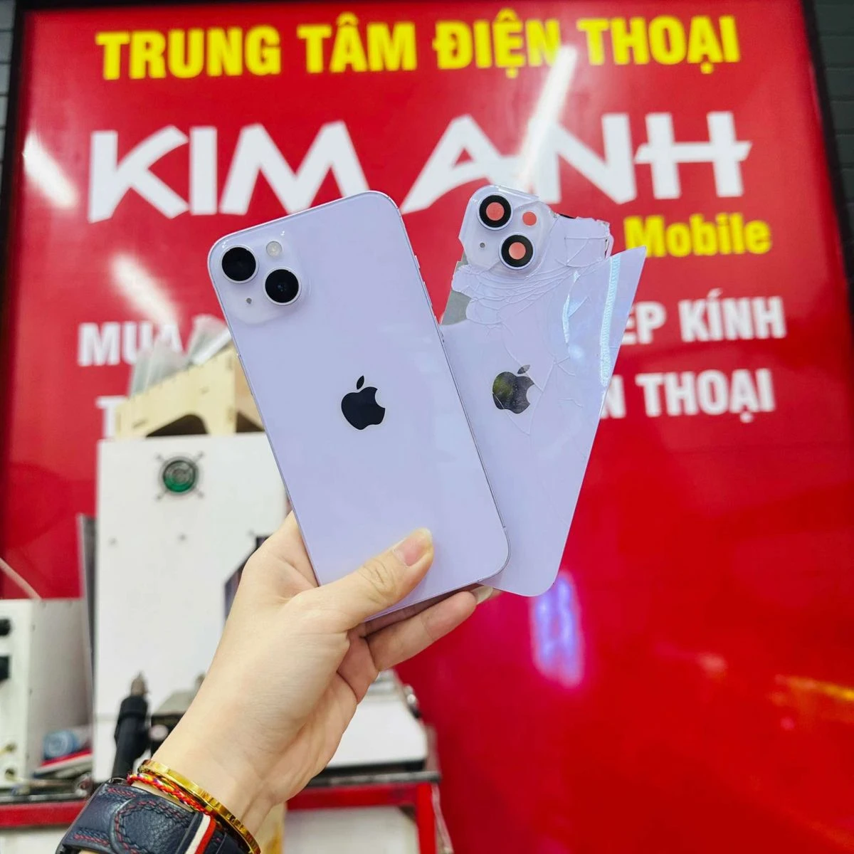 Thay lưng sau iPhone 17 Pro Max Lấy Liền Tại Đà Nẵng