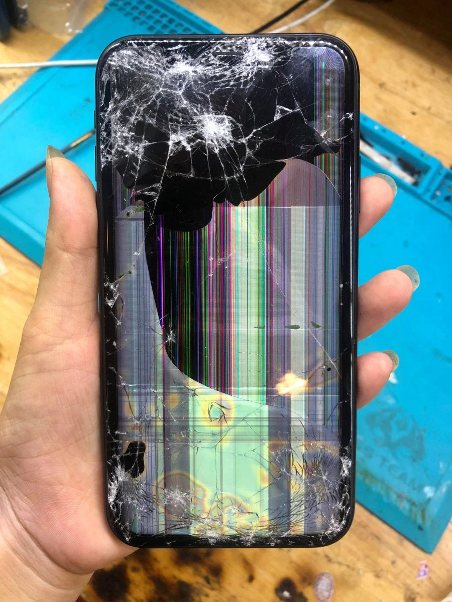 Thay màn hình điện thoại iphone hết bao nhiêu tiền