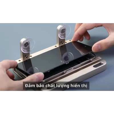 Kỹ thuật viên Kim Anh Mobile thay màn hình iPhone 15 Pro Max lấy ngay uy tín tại Đà Nẵng.