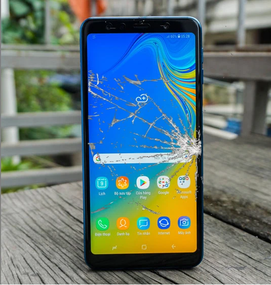 Thay màn hình điện thoại Samsung Galaxy A7 2018 bị vỡ lấy ngay tại Kim Anh Mobile Đà Nẵng.