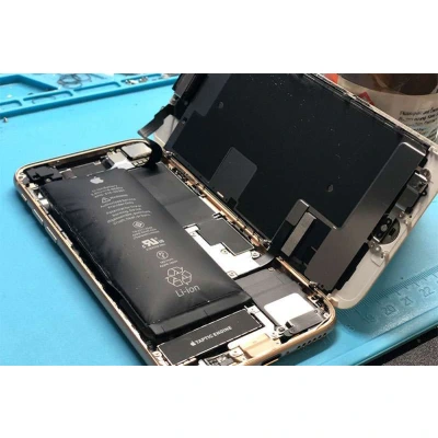 Thay pin iPhone bị phồng, chai pin uy tín lấy ngay tại Kim Anh Mobile Đà Nẵng.