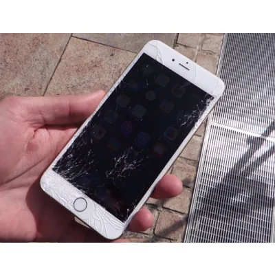 Thay mặt kính iphone giá rẻ lấy ngay