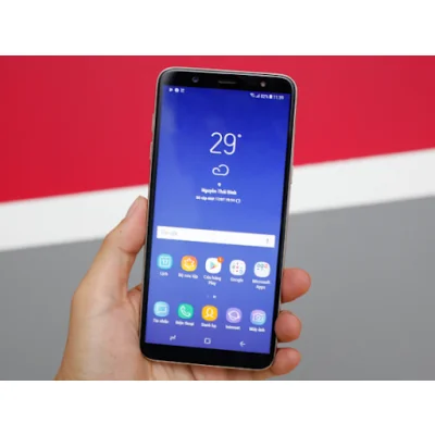 Thay Mặt Kính Điện Thoại Samsung Galaxy J8 Cực Nhanh